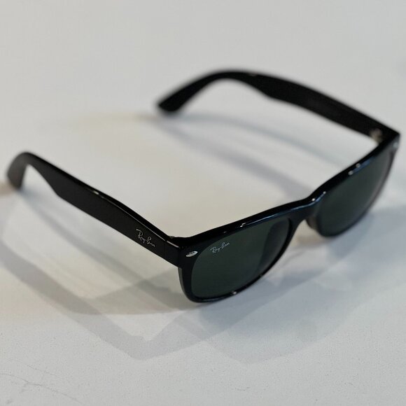 Black Wayfarer Ray-Ban Authentic Sunglasses